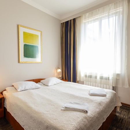 ורשה Noclegi Stadion Bed & Breakfast מראה חיצוני תמונה