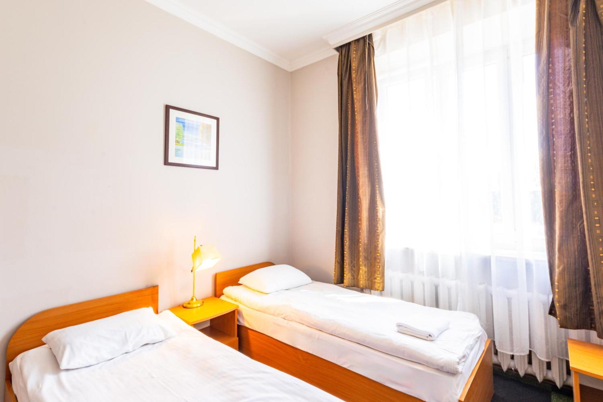 ורשה Noclegi Stadion Bed & Breakfast מראה חיצוני תמונה