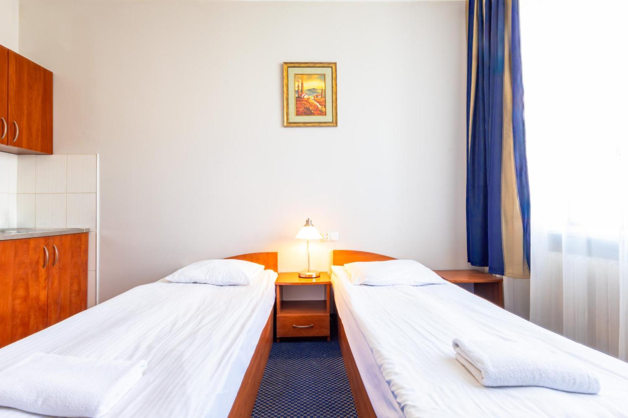 ורשה Noclegi Stadion Bed & Breakfast מראה חיצוני תמונה