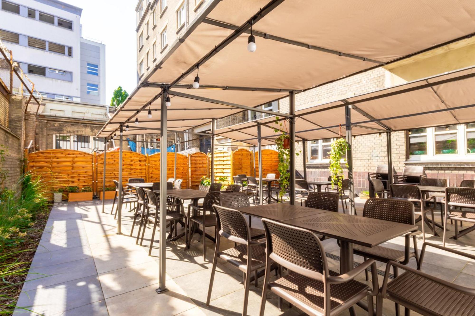 ורשה Noclegi Stadion Bed & Breakfast מראה חיצוני תמונה
