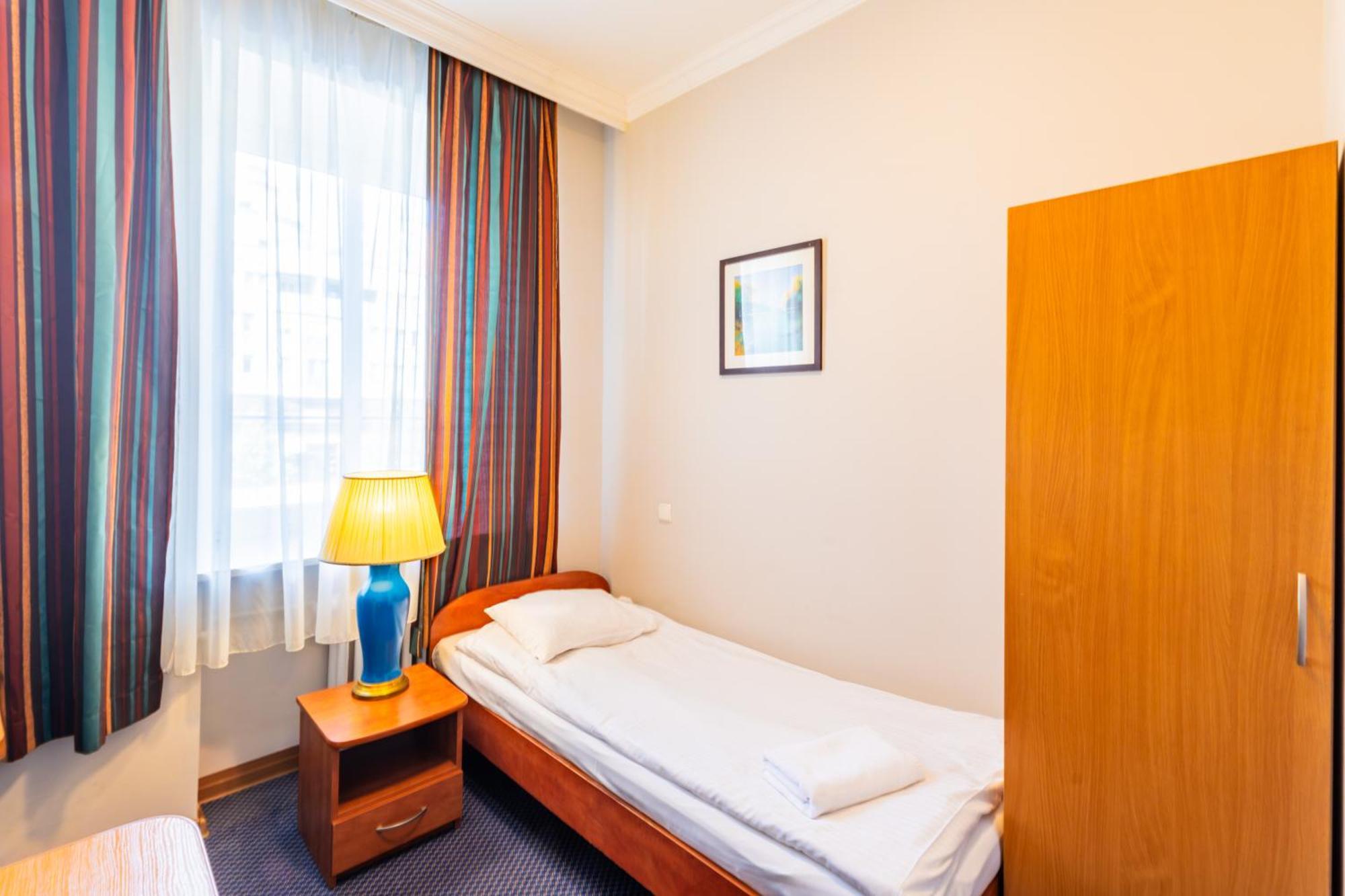 ורשה Noclegi Stadion Bed & Breakfast מראה חיצוני תמונה