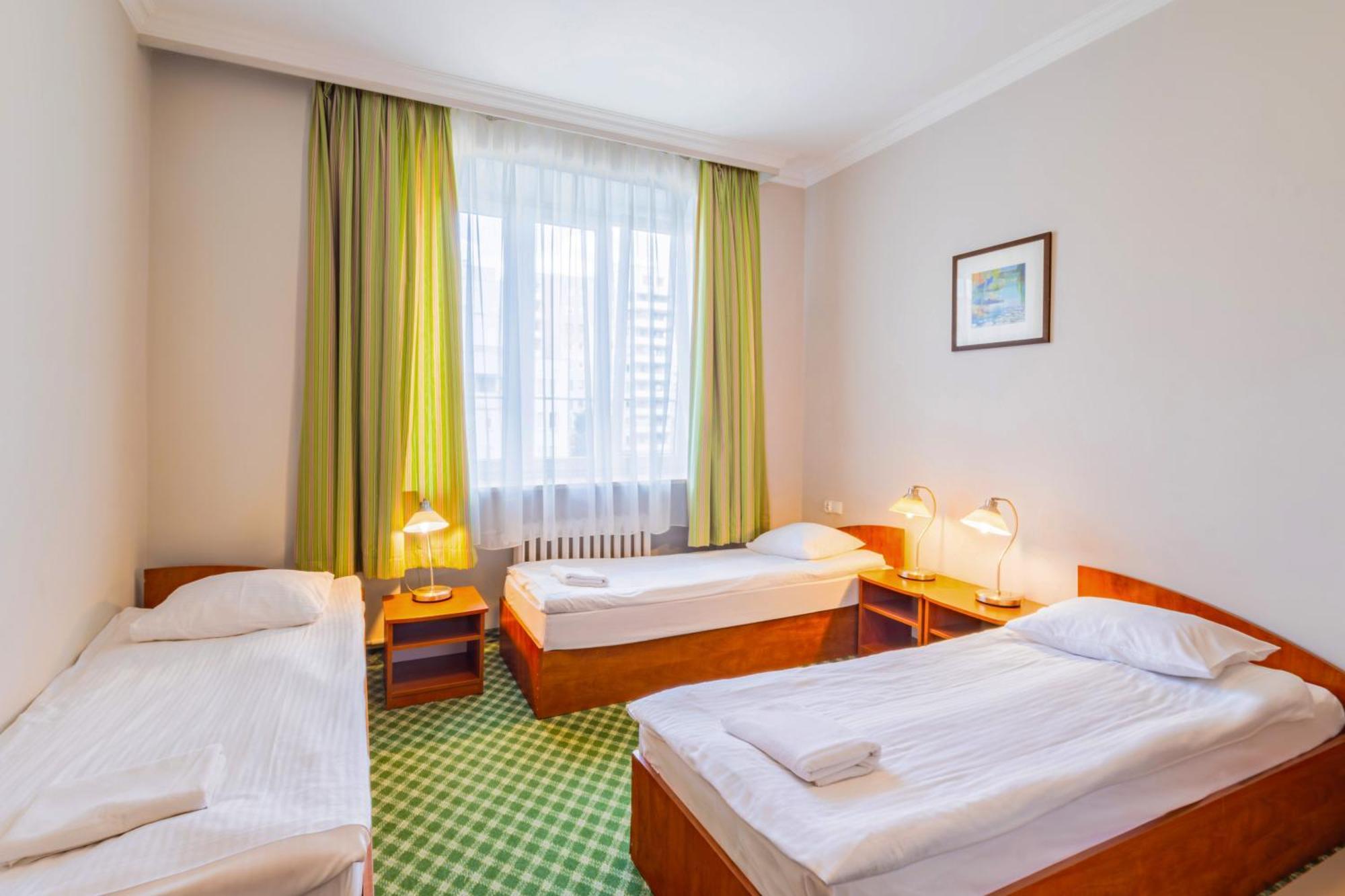ורשה Noclegi Stadion Bed & Breakfast מראה חיצוני תמונה