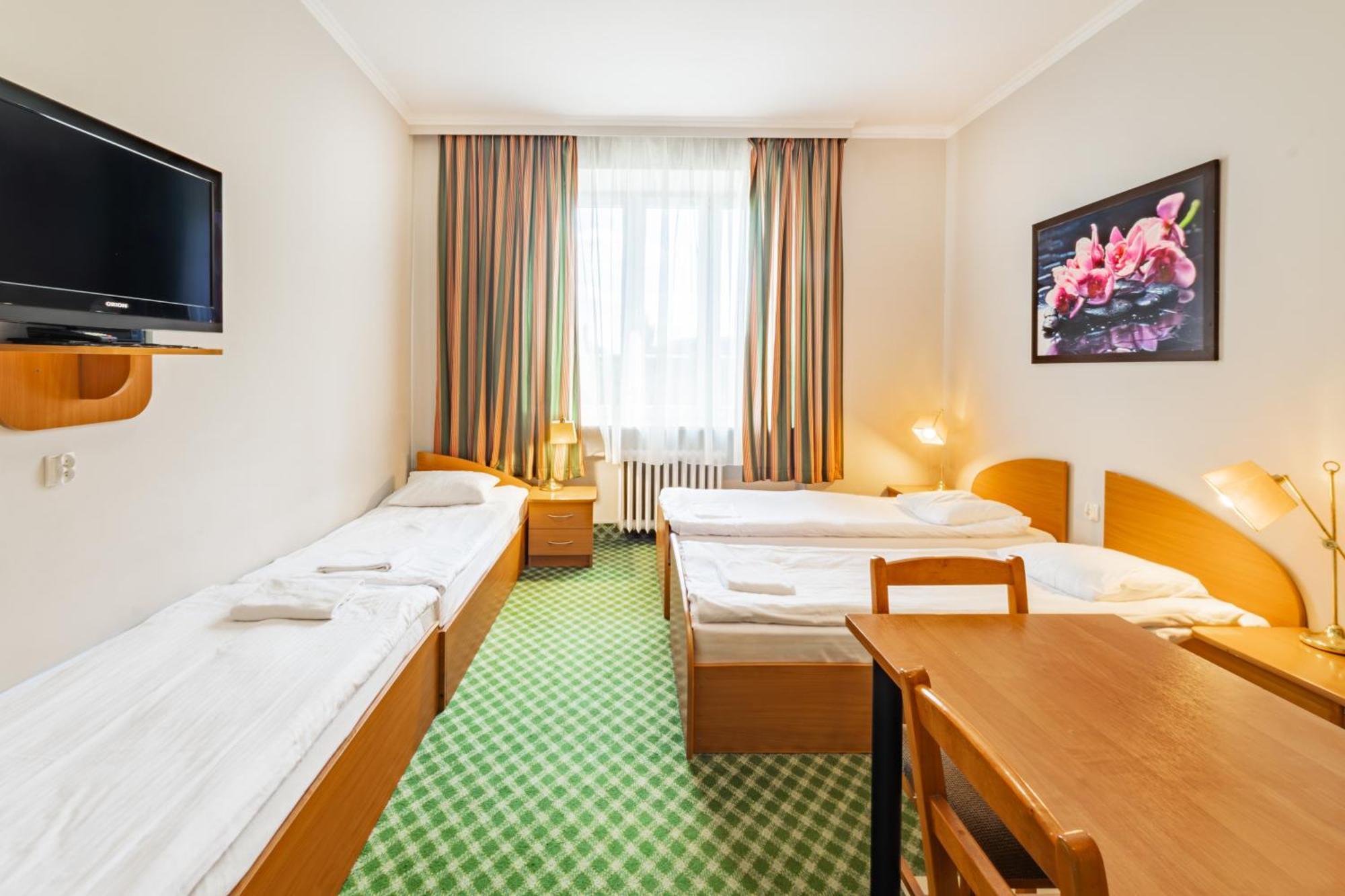 ורשה Noclegi Stadion Bed & Breakfast מראה חיצוני תמונה